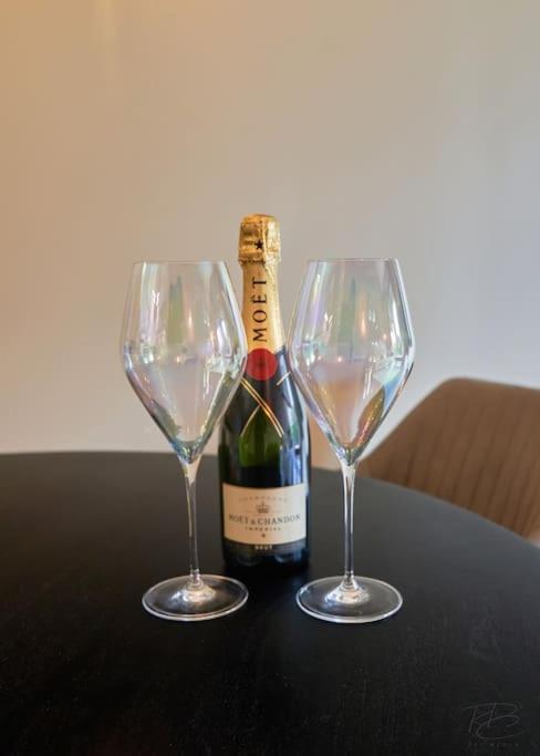 Stunning Luxury 2 Bed Apartment With En-Suite In Wokingham City Centre Eksteriør bilde